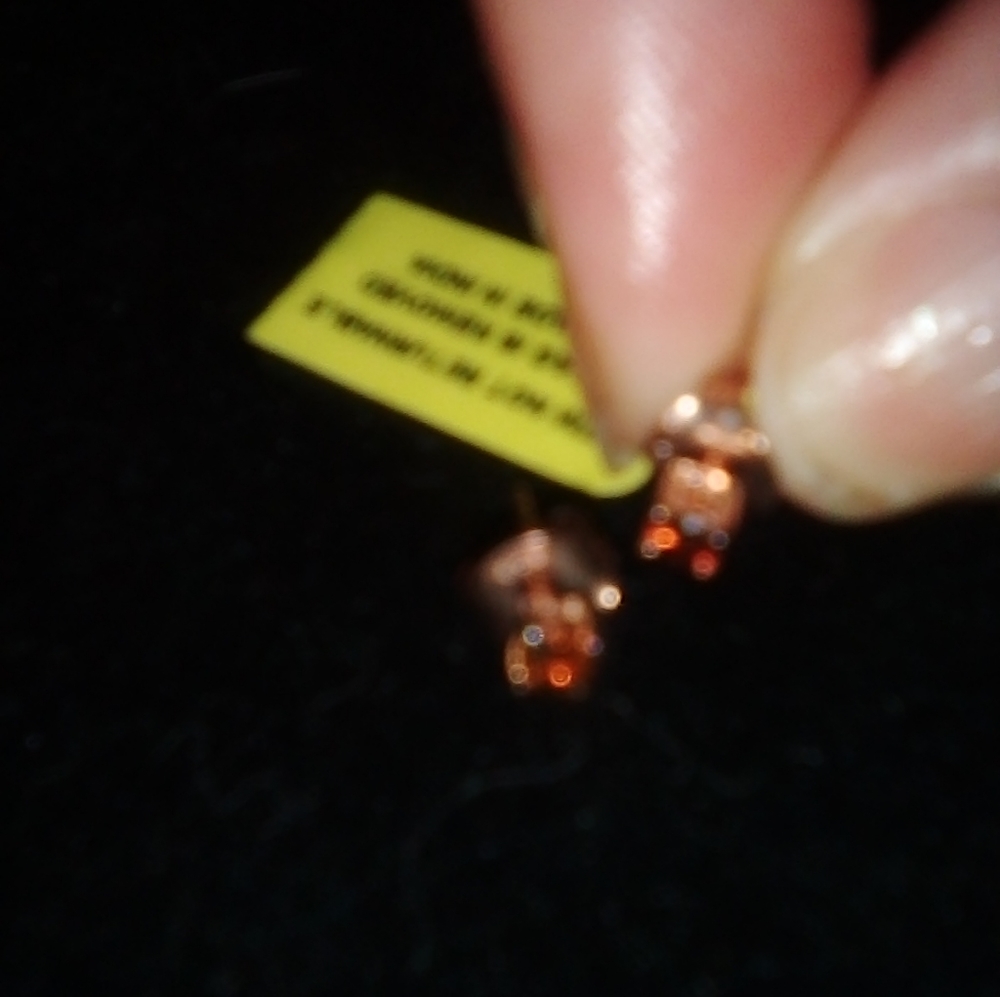RED DIAMOND STUDS EARRINGS TDIAW 0.20CARATS